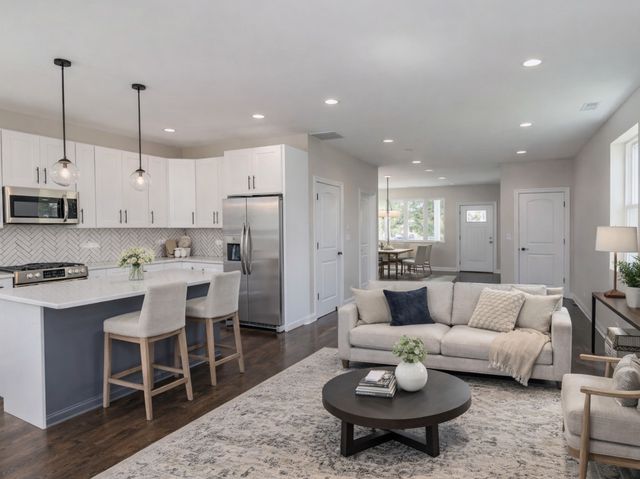 1110 S 3rd Avenue, Maywood, IL 60153