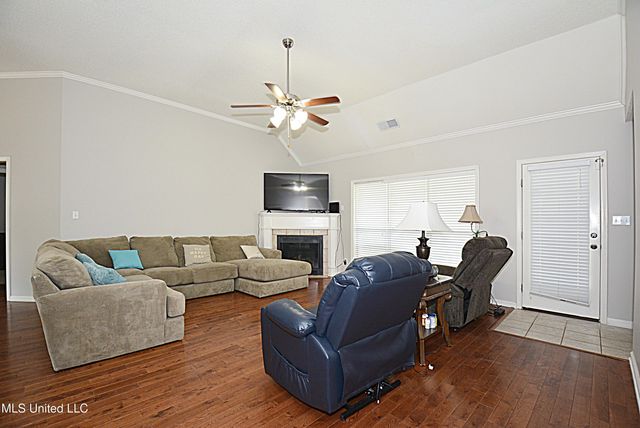 1649 W Drake Cove, Hernando, MS 38632