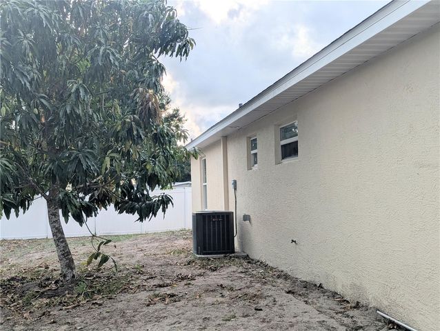 1808 36TH AVENUE E, Bradenton, FL 34208