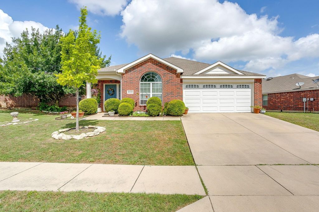 6220 Granite Creek Drive, Fort Worth, TX 76179