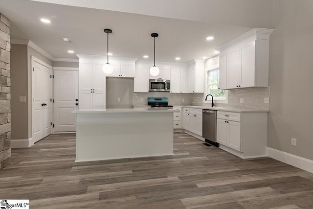 201 Shore Drive, Anderson, SC 29625