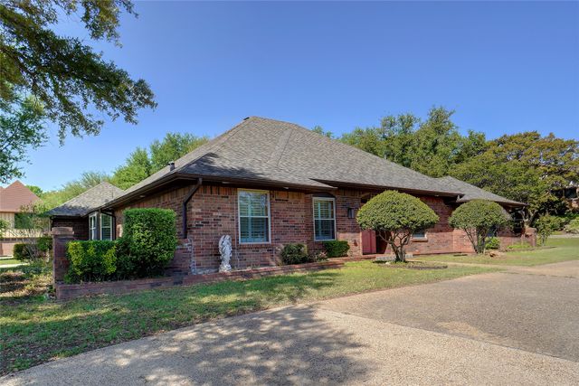 2833 S Country Club Road, Garland, TX 75043