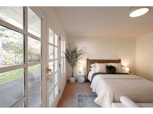 2573 Se MEADOWLARK Dr, Hillsboro, OR 97123