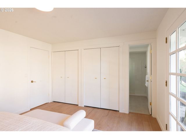 2573 Se MEADOWLARK Dr, Hillsboro, OR 97123