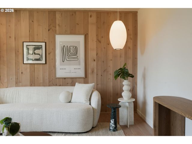 2573 Se MEADOWLARK Dr, Hillsboro, OR 97123