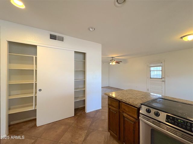 6103 S College Avenue, Tempe, AZ 85283