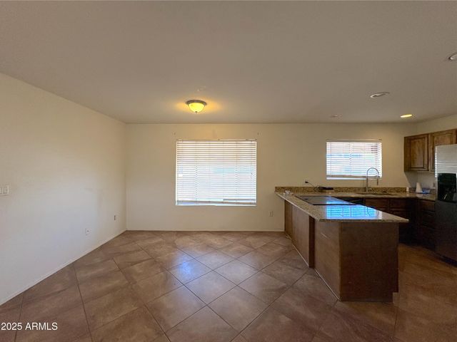 6103 S College Avenue, Tempe, AZ 85283