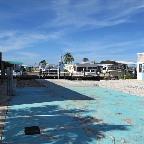 3099 Binnacle LN, St. James City, FL 33956