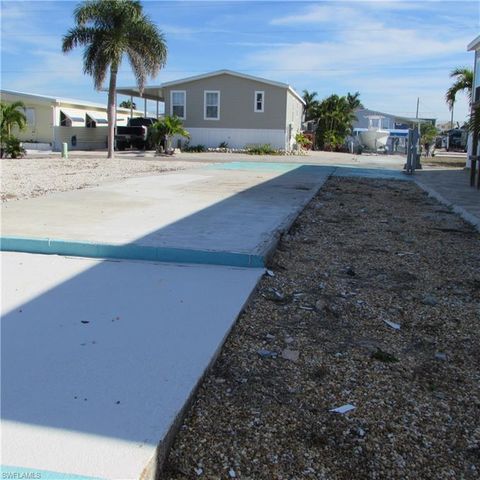 3099 Binnacle LN, St. James City, FL 33956