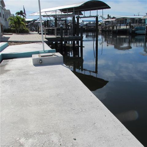 3099 Binnacle LN, St. James City, FL 33956