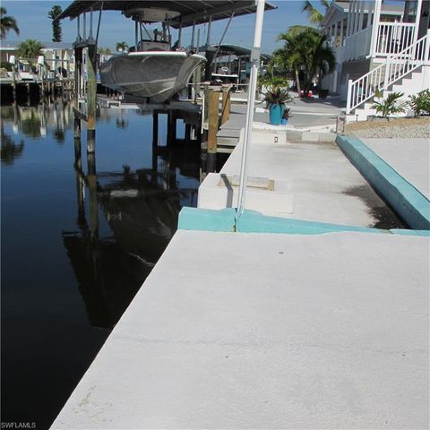 3099 Binnacle LN, St. James City, FL 33956