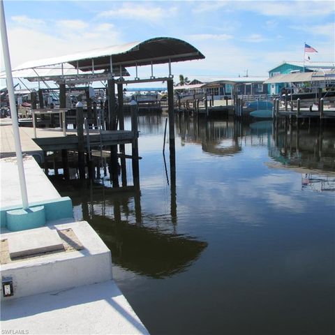 3099 Binnacle LN, St. James City, FL 33956