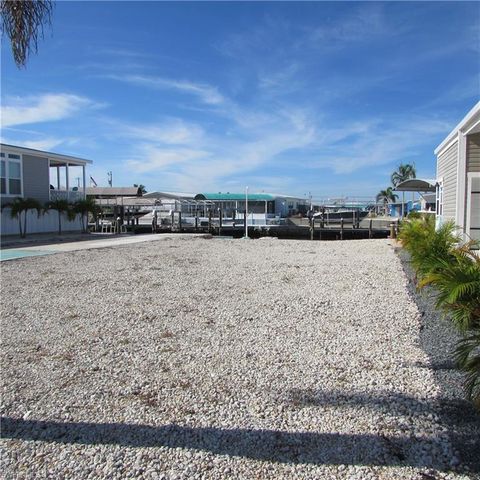 3099 Binnacle LN, St. James City, FL 33956