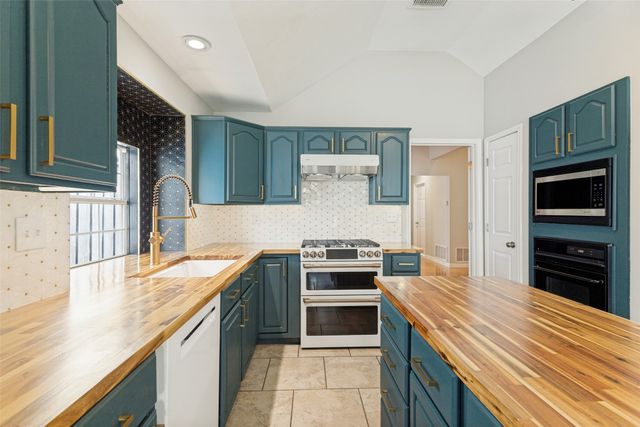7659 Crosstimbers Lane, North Richland Hills, TX 76182