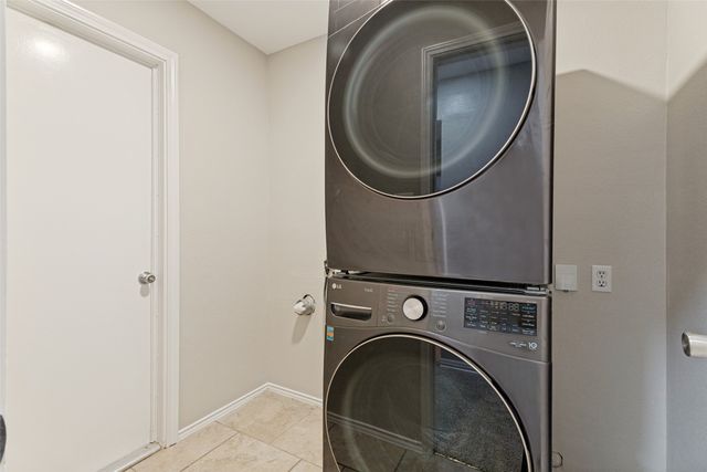 7659 Crosstimbers Lane, North Richland Hills, TX 76182