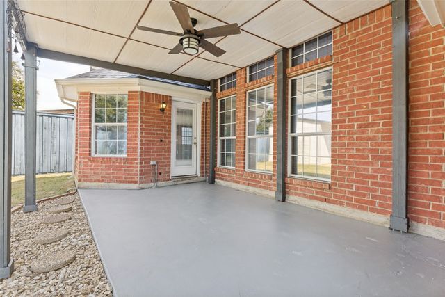 7659 Crosstimbers Lane, North Richland Hills, TX 76182