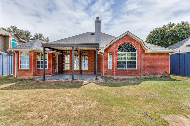 7659 Crosstimbers Lane, North Richland Hills, TX 76182