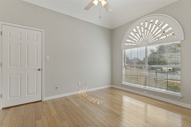7659 Crosstimbers Lane, North Richland Hills, TX 76182
