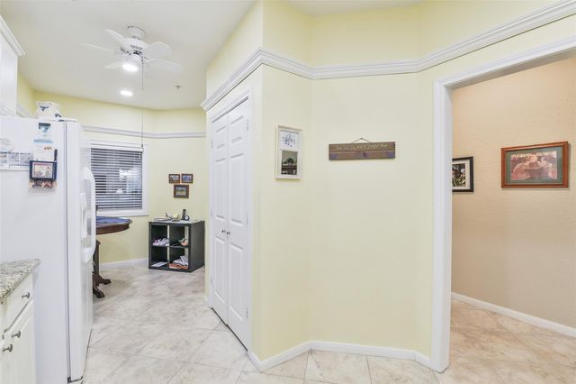 2803 Kings Crossing Drive 315, Kingwood, TX 77345