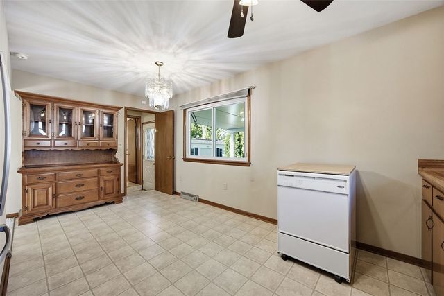 218 La Salle Drive SW, Cedar Rapids, IA 52404