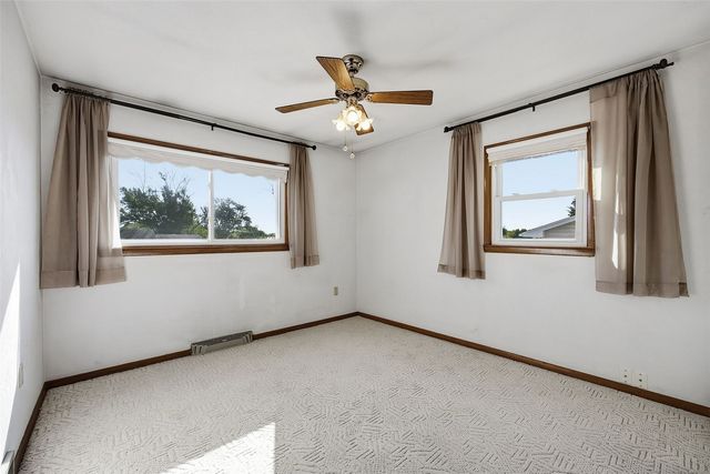218 La Salle Drive SW, Cedar Rapids, IA 52404