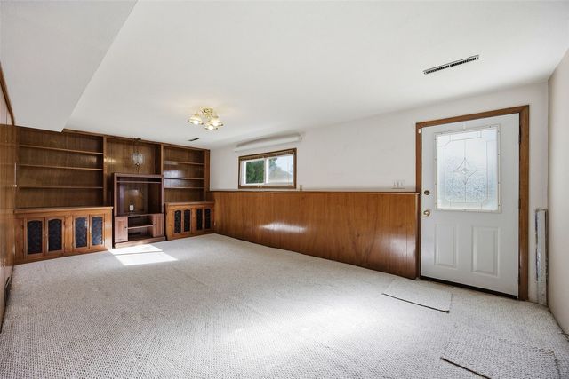 218 La Salle Drive SW, Cedar Rapids, IA 52404