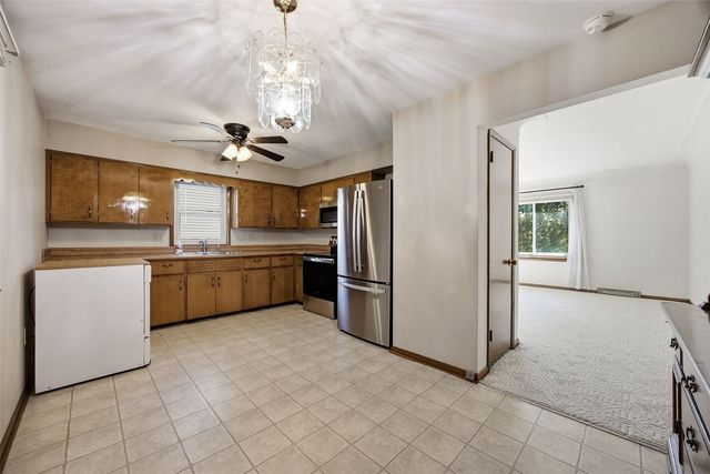 218 La Salle Drive SW, Cedar Rapids, IA 52404