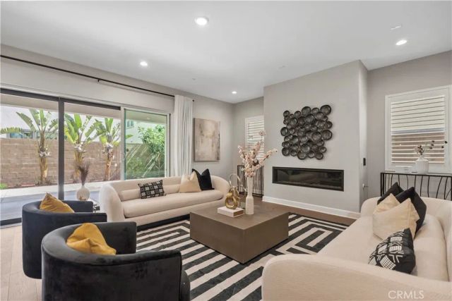 370 Sawbuck, Irvine, CA 92618