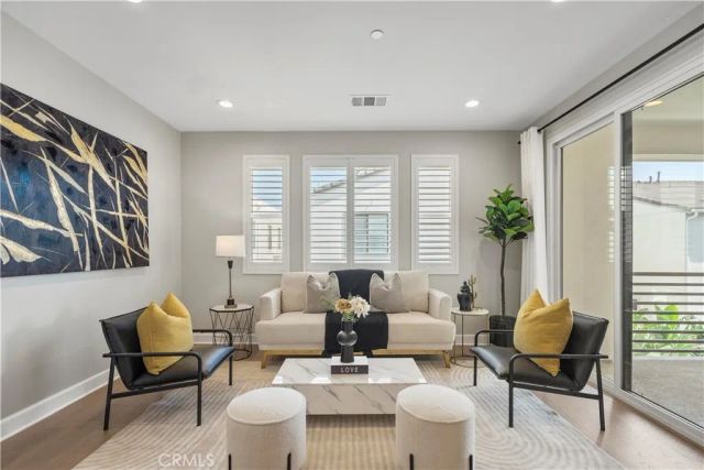 370 Sawbuck, Irvine, CA 92618