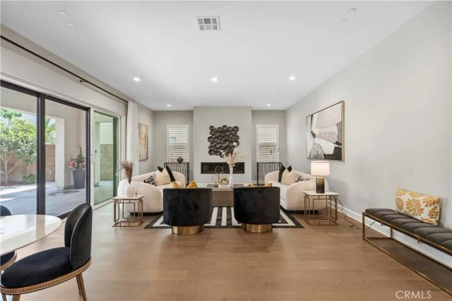 370 Sawbuck, Irvine, CA 92618
