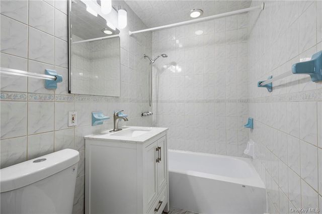 10 Lafayette Street 1R, New Rochelle, NY 10805