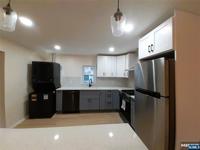 213 Elm Avenue 2Fl, Teaneck, NJ 07666