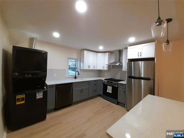 213 Elm Avenue 2Fl, Teaneck, NJ 07666
