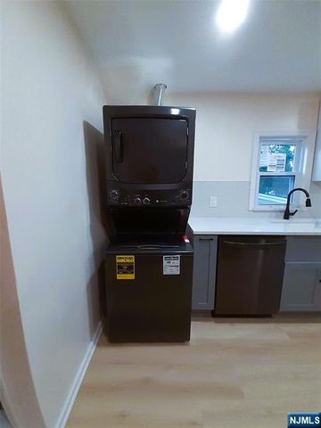 213 Elm Avenue 2Fl, Teaneck, NJ 07666