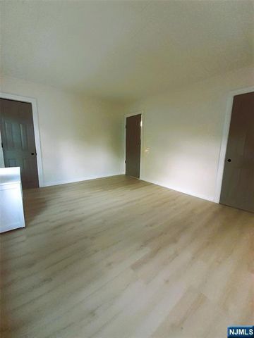 213 Elm Avenue 2Fl, Teaneck, NJ 07666