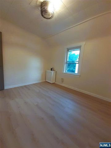 213 Elm Avenue 2Fl, Teaneck, NJ 07666