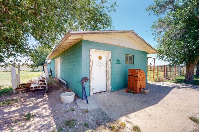 48 W Ice Plant Road, Estancia, NM 87016