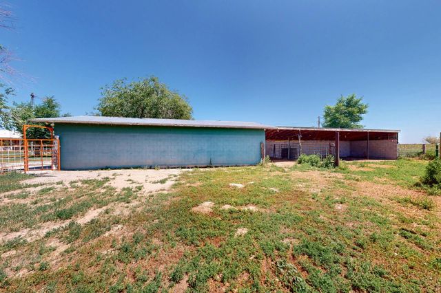 48 W Ice Plant Road, Estancia, NM 87016