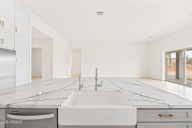 1 N Brenner Pass Road W1, Queen Creek, AZ 85144