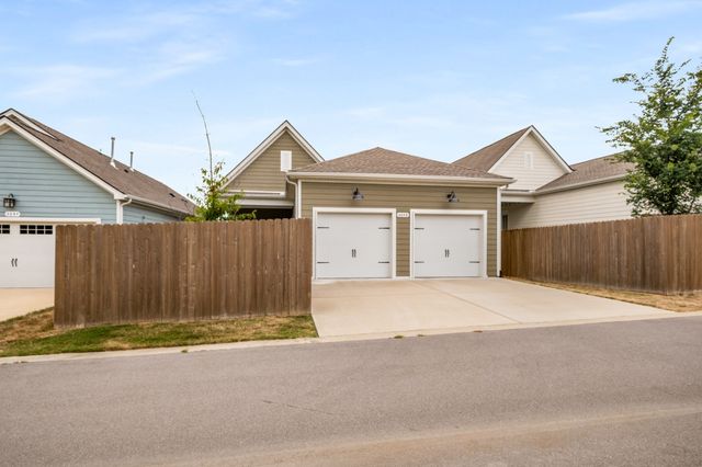 2053 Kirkwall Dr, Nolensville, TN 37135