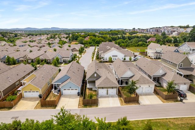 2053 Kirkwall Dr, Nolensville, TN 37135