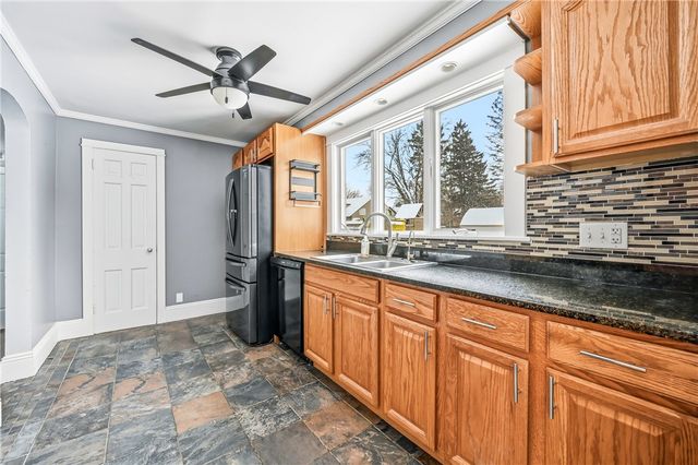 1283 Ashton Rd, Sharon, PA 16146