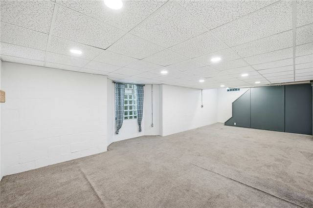 1283 Ashton Rd, Sharon, PA 16146