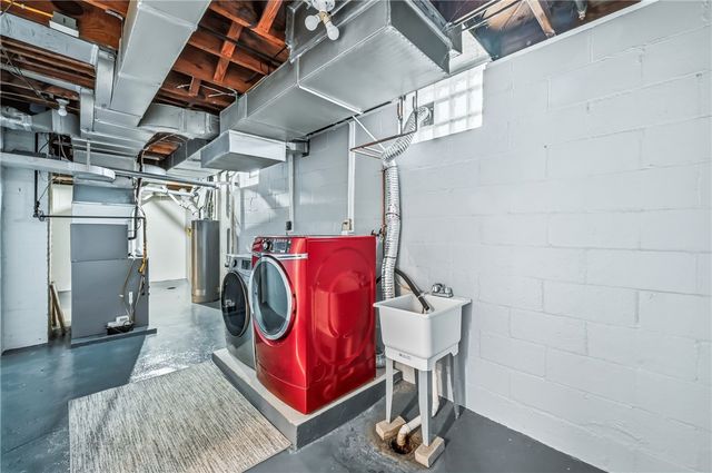 1283 Ashton Rd, Sharon, PA 16146