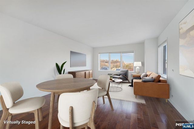 3118 City Place, Edgewater, NJ 07020