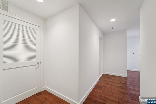 3118 City Place, Edgewater, NJ 07020