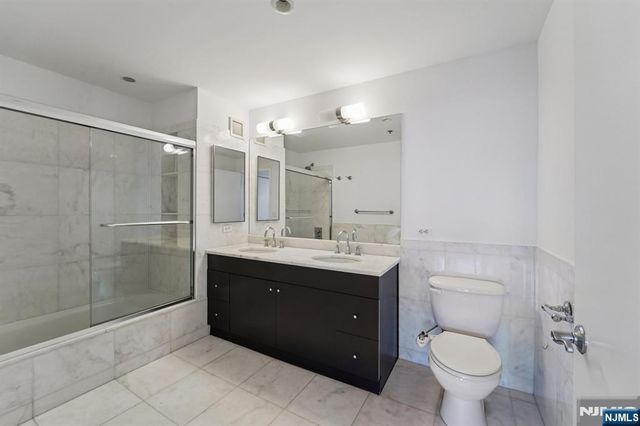 3118 City Place, Edgewater, NJ 07020