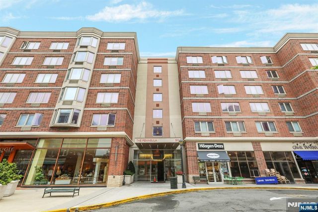 3118 City Place, Edgewater, NJ 07020