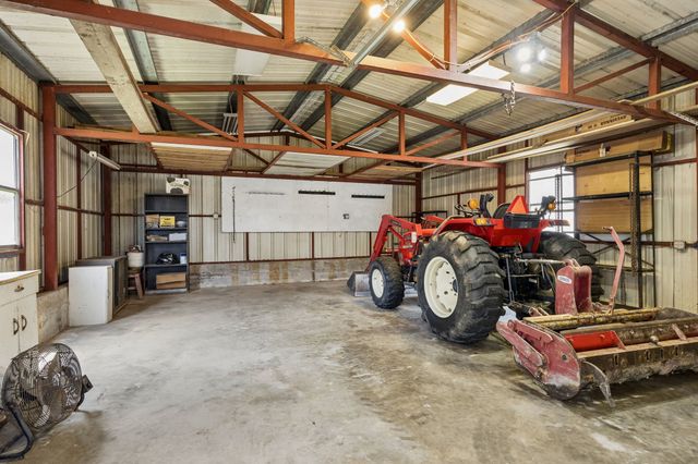 140 Pin Oak Drive, Mabank, TX 75156