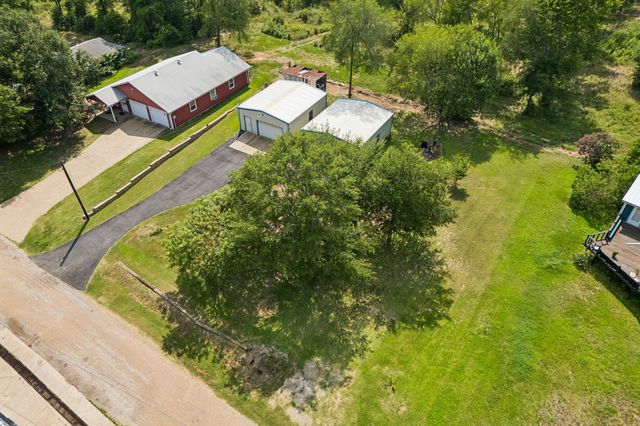 140 Pin Oak Drive, Mabank, TX 75156